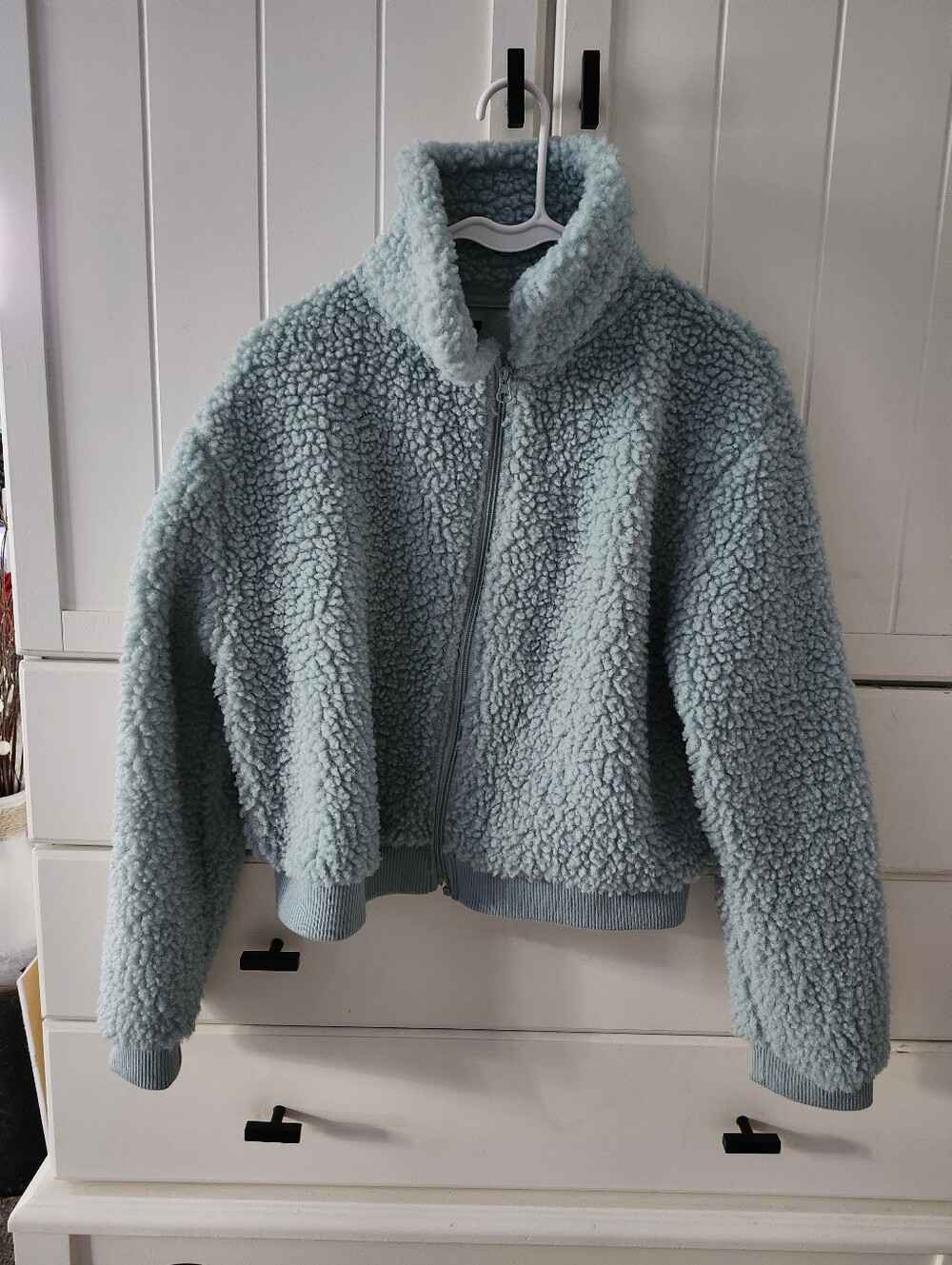 Cozy Light Green Sherpa Zip-Up Jacket Sz M